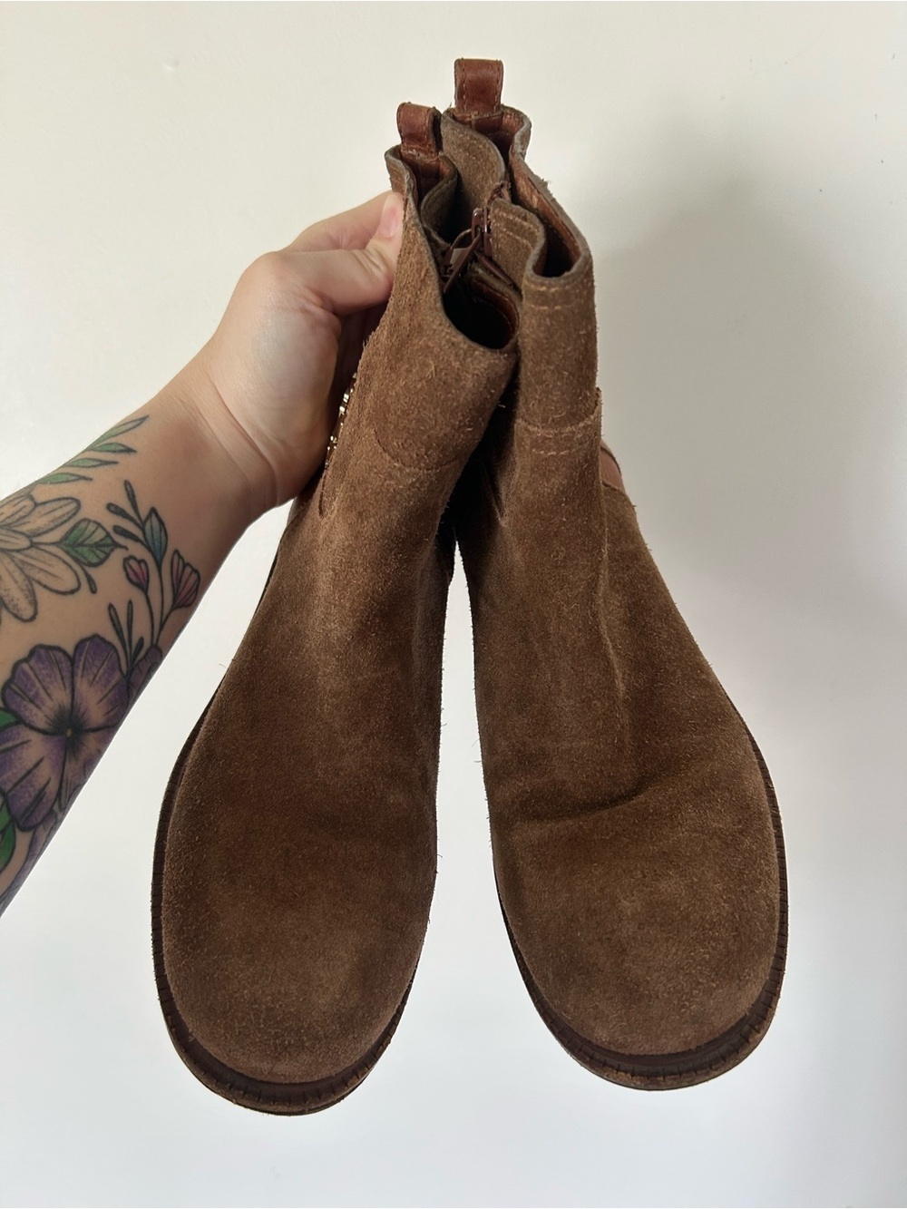 Tory Burch Alaina Ankle Boots Brown Suede Casual Fall Booties Classic Size 8.5 - Picture 2 of 6
